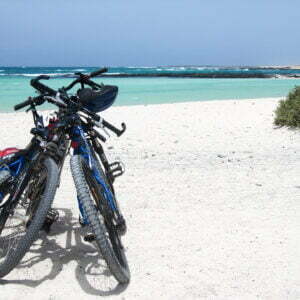 Excursión en bicicleta en la costa de Fuerteventura