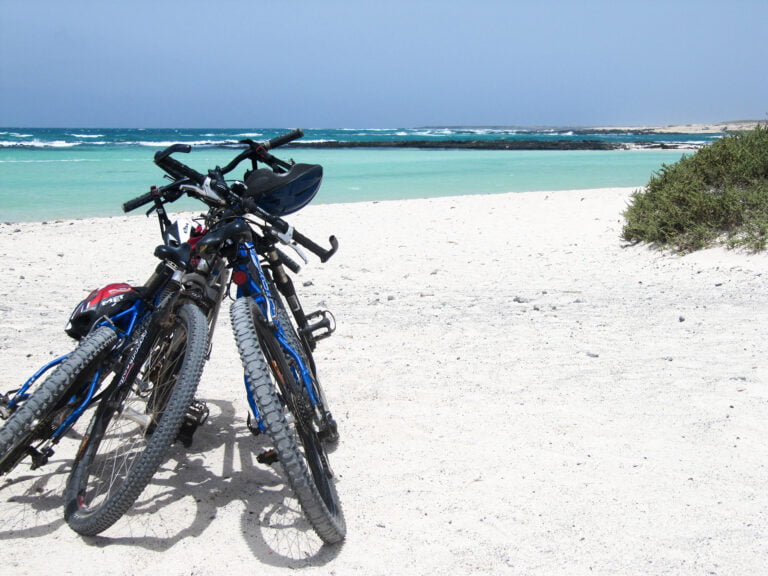 Excursión en bicicleta en la costa de Fuerteventura